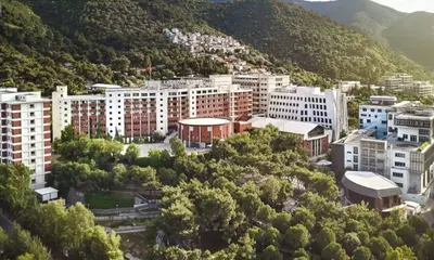 İzmir Ekonomi Üniversitesi